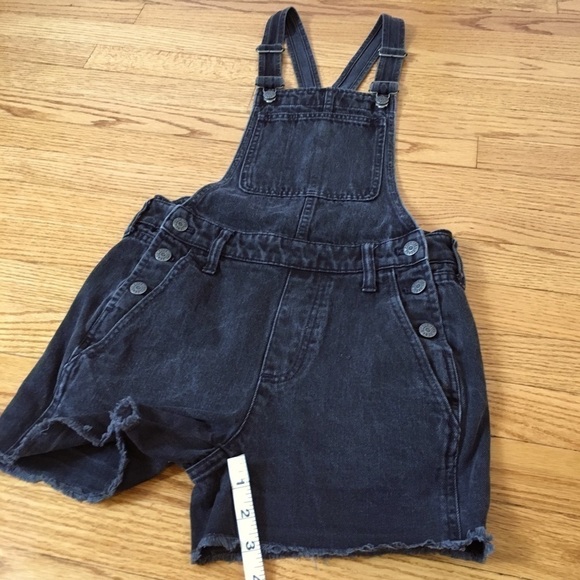 Madewell High Rise Washed Black Denim Adirondack Short Overalls - Picture 11 of 16